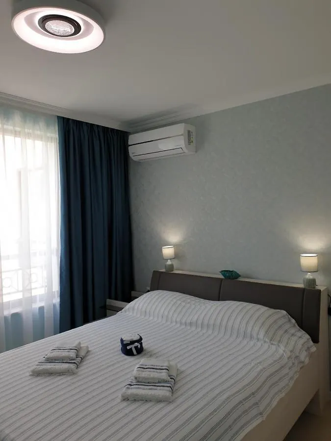Alexander Apartment In Kavaci Beach, 소조폴