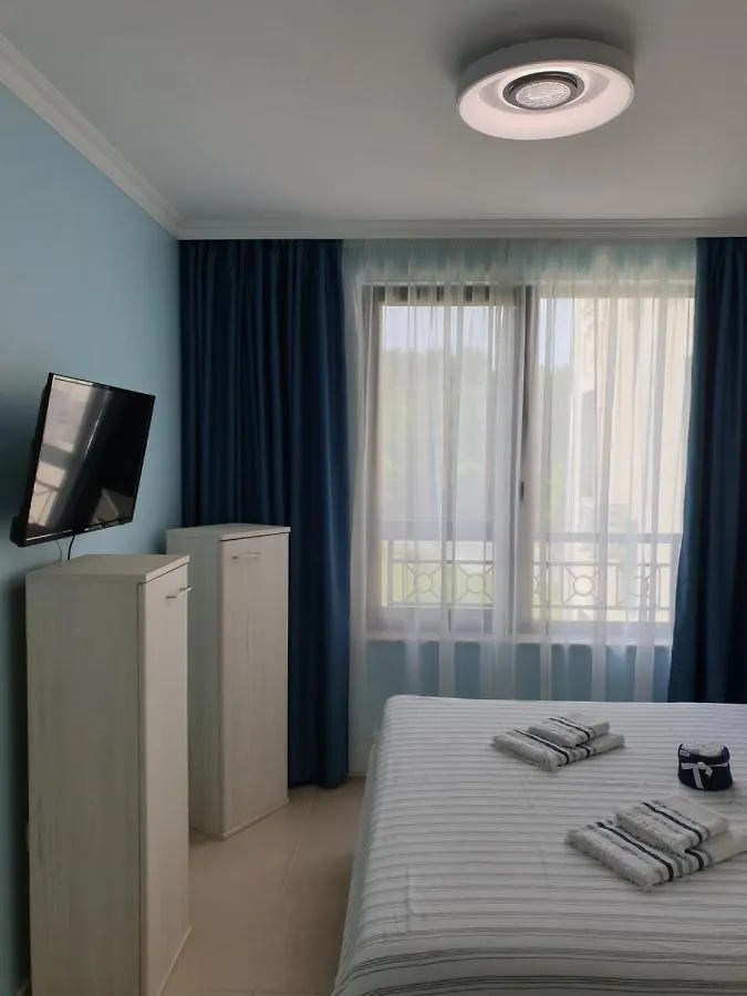 Alexander Apartment In Kavaci Beach, 소조폴