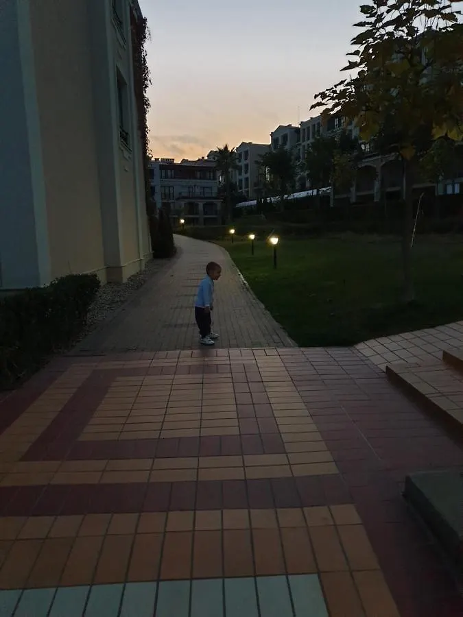 Alexander Apartment In Kavaci Beach, 소조폴