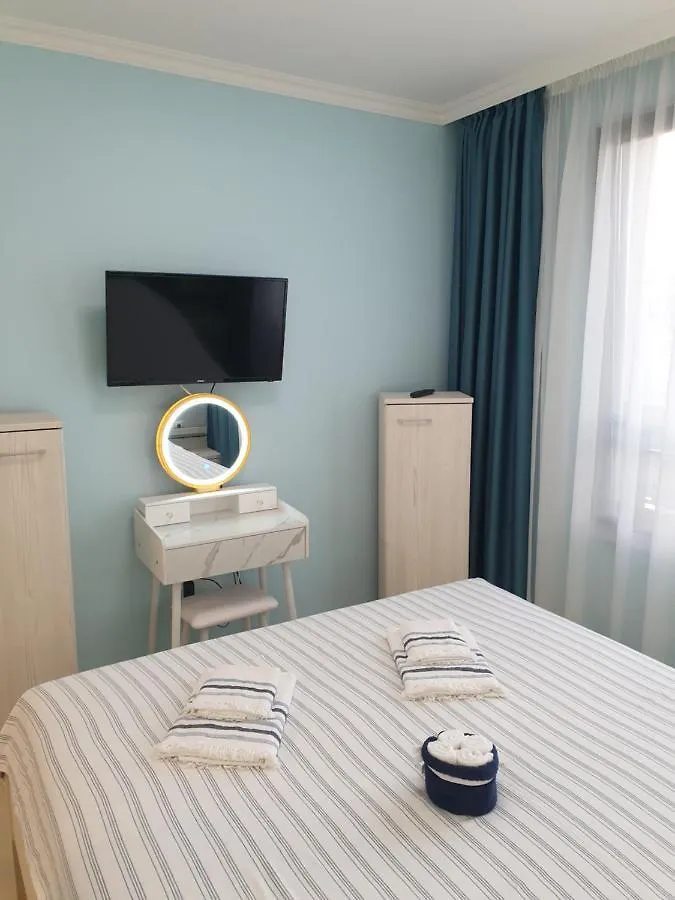 Alexander Apartment In Kavaci Beach, 소조폴