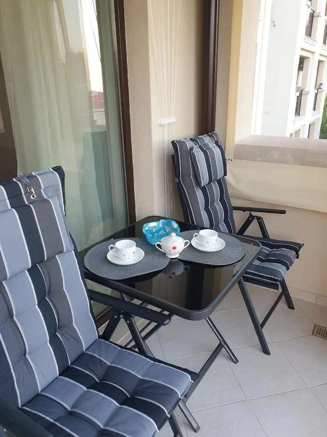 Alexander Apartment In Kavaci Beach, 소조폴 0*,